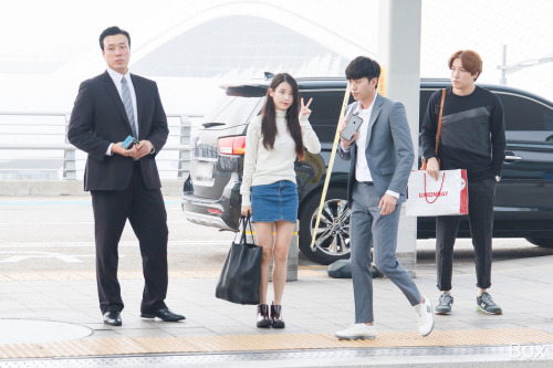 jieunology:    151021 Airport Arrivalcr: boxgame
