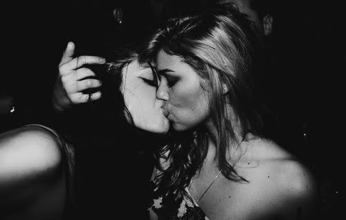 lesbian-under-cover:  ⤴️