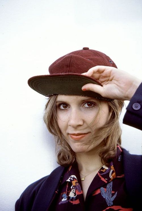 80s90sthrowback:Carrie Fisher photographed by Douglas Kirkland, 1980.