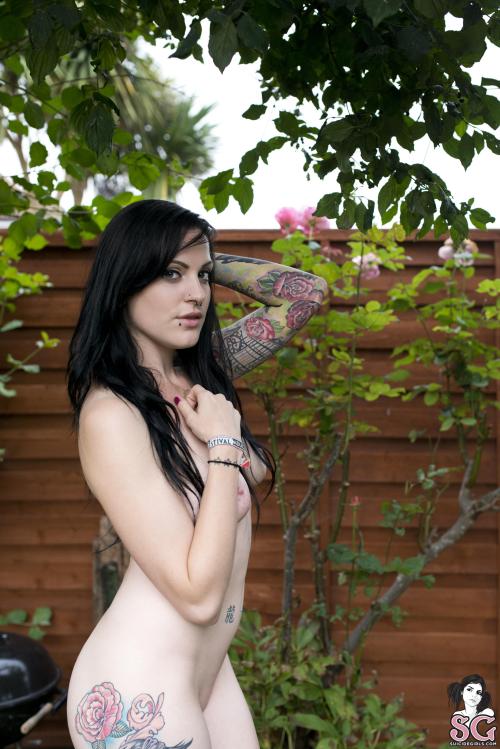 suicidegirlslover: Emmalou Suicide