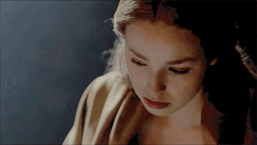 la-petite-reine: “- Lizzie, it was you who told me you foresaw you would be Queen. - I said th