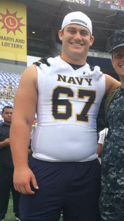 thedk159: Here’s a guy from my high school that got really big once he started playing footbal