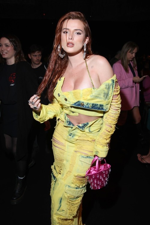 picsforkatherine:Bella Thorne at The GCDS Fashion show during Milan Fashion Week  