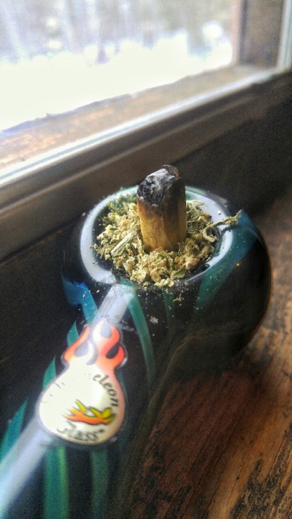 weed-breath:  Time bomb for a gloomy day