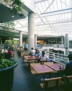 Sherman Oaks Galleria 1981. Mall is shown in Fast Times at Ridgemont High (1982)Valley Girl (1983)Ch