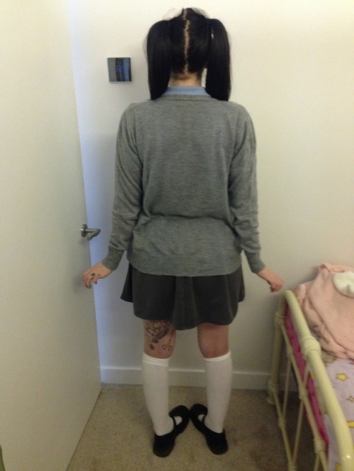 averyconfusingcouple: HEADMASTER’S TAKEOVER PART 3Completely littled down I was told to put my hair 
