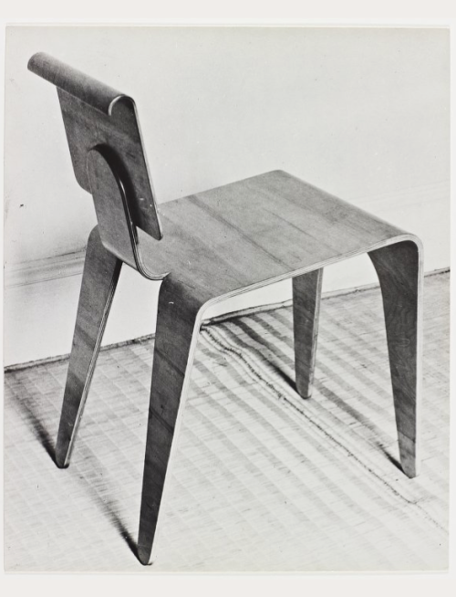Marcel Breuer, stackable plywood chair and sketch, 1935. Made by Isokon, London. Via Marcel Breuer A