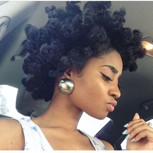 This braidout is everything! How beautiful?!@vanlenore www.2FroChicks.comYouTube.com/2FroChicks #2Fr