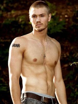 manculture:  hotnfamousguys:  Chad Michael Murray  He was cute back in the day…but he is aging well and looks very sexy these days IMO…