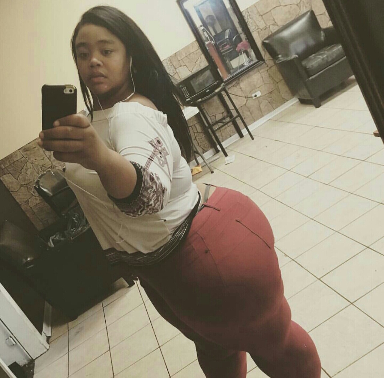 bigboodaddy82:  kuntryboi803:Luv natural women  The fuck!