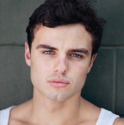 musclehunkymen:  Cute New Zealand actor Josh