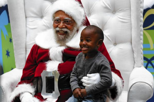 dapenguinninja: the-real-eye-to-see: #BlackSanta How do you tell your kid you aren’t seeing S