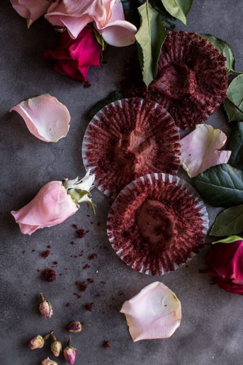 sweetoothgirl:  Deep Dark and Rosy, Red Velvet Cupcakes