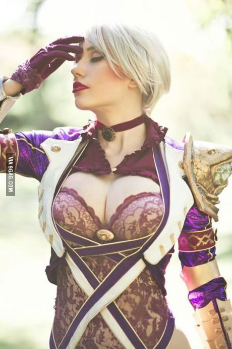 shaq-dewitt:  whats better than fiction? FAN GIRLS, FAN GIRLS EVERY WHERE :3