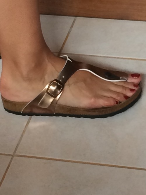 onlymywifey: Wifey weared anklet summer is closer