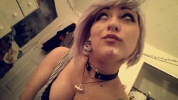 guro-kun:  Here’s the other cute cum selfie pictures from last night~ that choker just came in the mail too, love it.