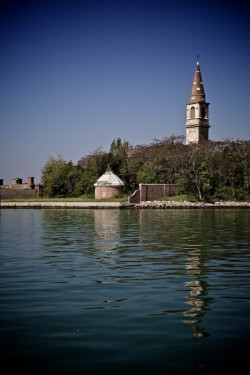 odditiesoflife:  Poveglia Island - Haunted, Abandoned and Terrifying A quarantine station, a dumping place for plague victims, and a mental hospital, the tiny island of Poveglia in the Venice Lagoon of Italy has served many sad and disturbing purposes