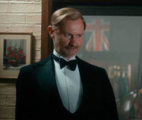 markgatissappreciationsociety:More Dad’s Army, more Mark Gatiss in a tux. He does smarmy boss 
