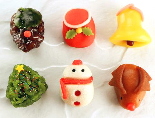 Fancy Japanese traditional wagashi with Christmas twist. Happy Holidays! 