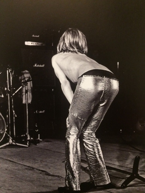 vaticanrust:Iggy Pop