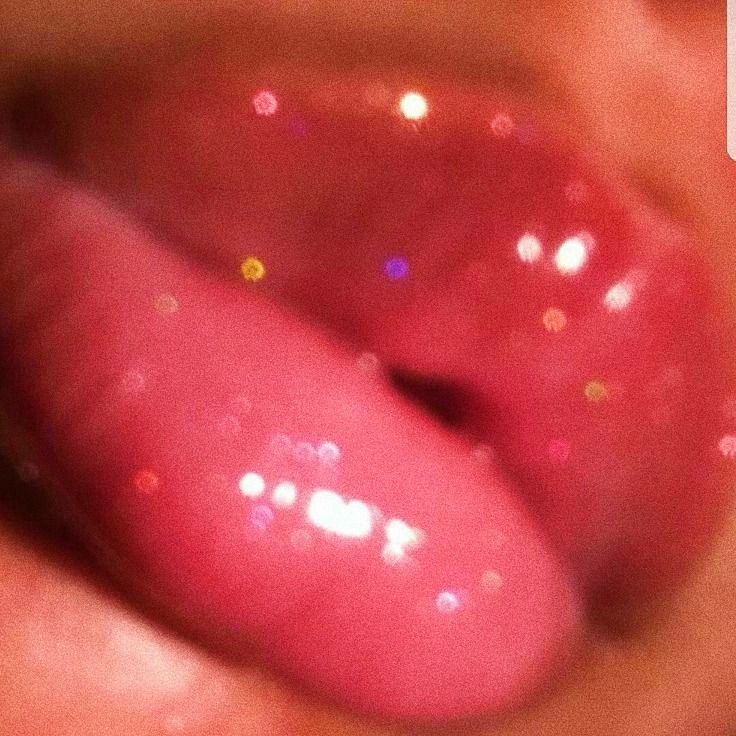 pocicon:         natural lips 