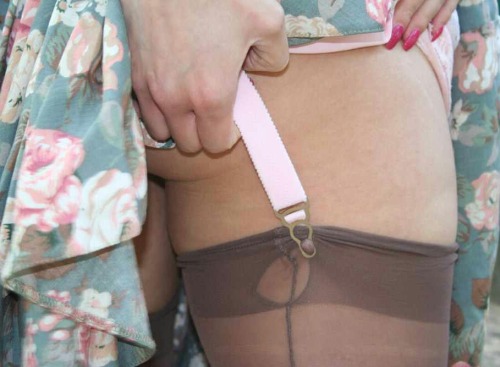 stocking-garter-porn: I LOVE THESE TYPE OF PIXI NEED SOME OF THESE TO REBLOG ALSO IM LOOKING FOR SOM