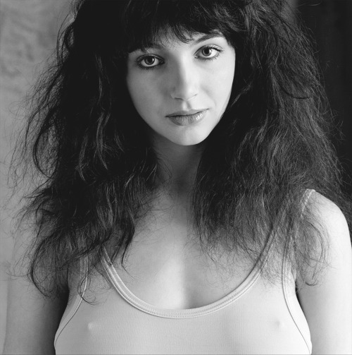 wearmeaway:Kate Bush photographed by Gered Mankowitz, 1978 @yellogazello