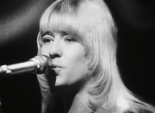 brianconnollysweet: Screenshots from “Sweet - Blockbuster - Top Of The Pops 01.02.1973 (OFFICIAL)”