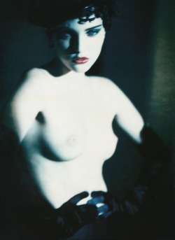 theblackcatzon:  nudeartgallery: Paolo Roversi 