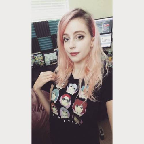 Gettin my @rinsenpaiselfies on! Live now on ➡ twitch.tv/sheenaduquette