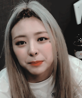 shin yuna ♡ itzy? itzy! 
