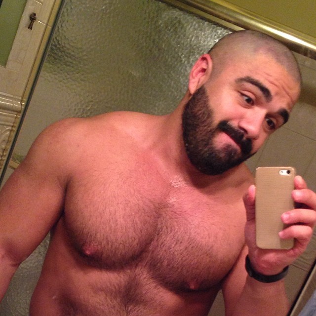 nonspecific84:  daddybearlarry:  cornfedmusclepup:  I don’t think I can pull off