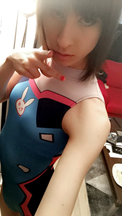 Look who got a D.Va swimsuit and is just straight up rocking it.