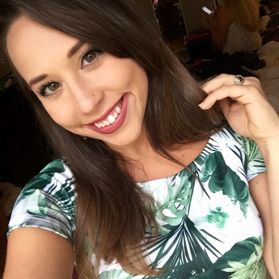 vivafanny:  Feeling my tropical shirt.