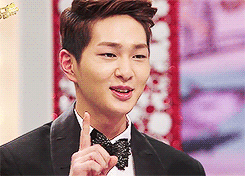 littleshinee-deactivated2017050:  Cute Onew doing Gwiyomi. ^▽^ 