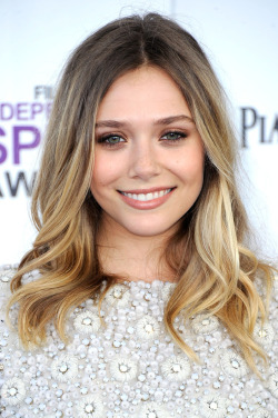 sexyandfamous:Elizabeth Olsen