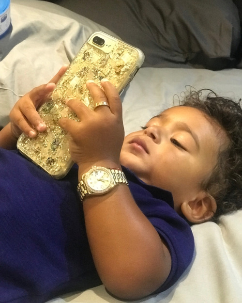 www.instagram.com/asahdkhaled