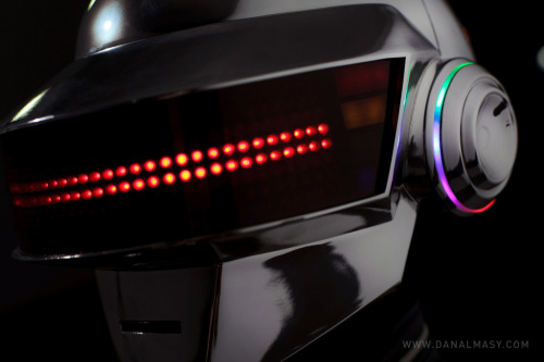 Daft Punk DeLorean Shoot par Harrison KrixVia Flickr :Helmet Created By: volpinprops.netLeather By: 
