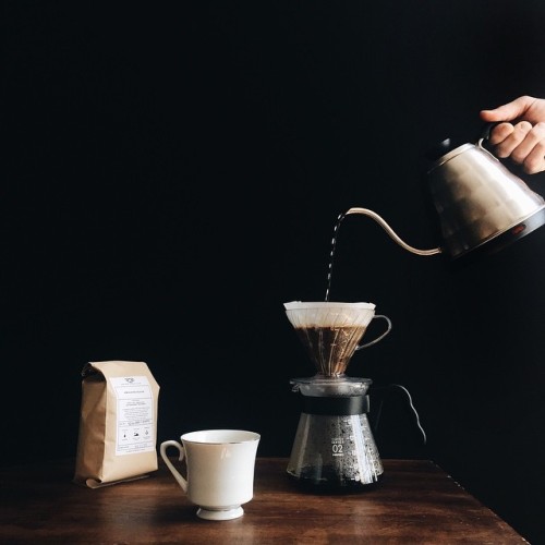 simply-divine-creation: John Stoffer apparently everyone has the same electric kettle?