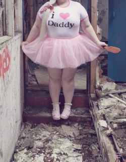 littleprincesschloe:  Tell me I’m your prettiest little girl Daddy 💖  💖dont remove my caption, 18+💖