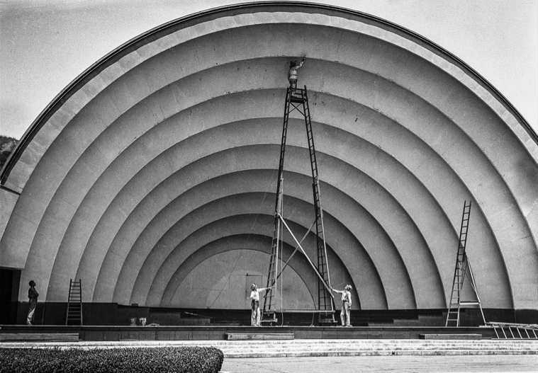 Painting the Hollywood Bowl, 1940 via LA Times archive