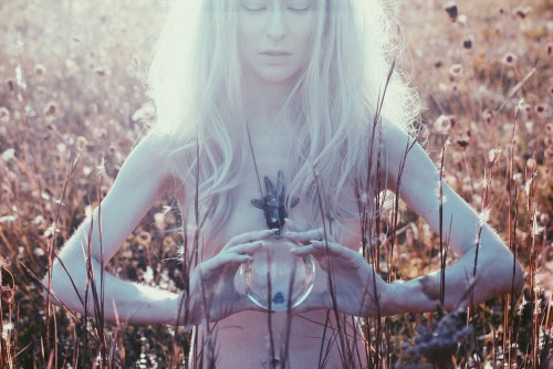 hapless-hollow:   Modeled by Kris Hatch  |  Photographed by Courtney Brooke Hall   |  Makeup by Steffanie Strazzere  http://www.burialground.org/ 