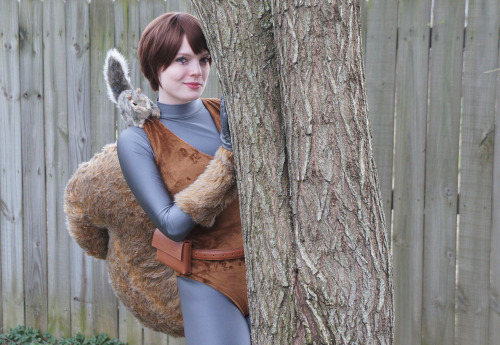 meg-galacticat:  Here are a few photos from my mini backyard photoshoot as Squirrel Girl! 