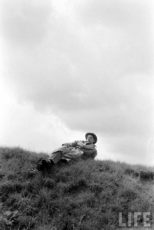 Alec Guinness(Cornell Capa. 1952)