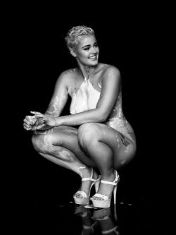 jus-a-dash:  FFF: Stefania Ferrario