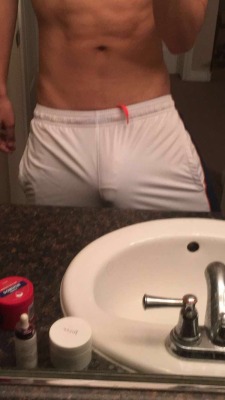 daddysbigcock:  If women can walk around in spandex pants with their Tits hanging out for all to see, then Men can show their Manly Assets as well!