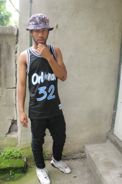 Blackfashion:  Alonzo, 19, Philadelphia Creative Players Bucket Hat, Champion Orlando