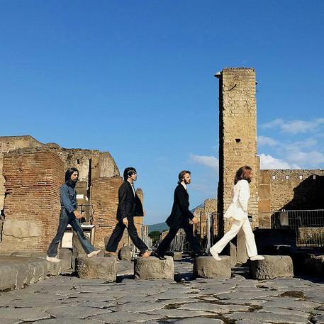 Los Beatles en Pompeya. El homenaje de Gran Proyecto Pompeya a los 47 años del Abbey Road(vía ANSA.i