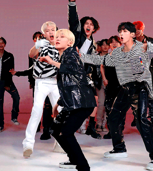 SEUNGKWAN HOT Relay Dance