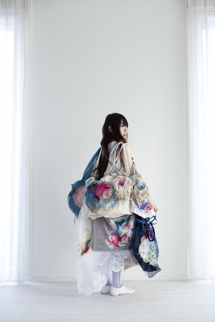 venterdesignstudio:  Yumiko Arimoto, another embroidery artist i discovered, imagine